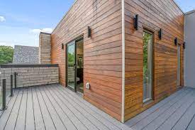 Pros and Cons of Rainscreen Siding for Your Home post thumbnail image
