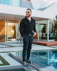 Behind the Scenes: An Insider’s Look at the Occupation of Jeremy Piven post thumbnail image